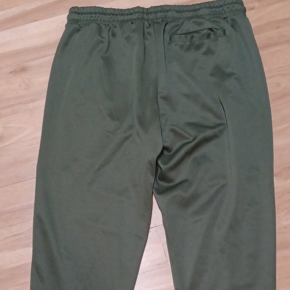 Men's Army green Sweats/Joggers. - Picture 3 of 3
